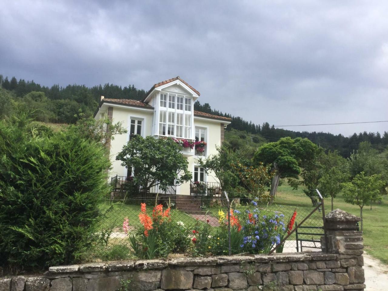Villa Elena Potes Exteriör bild